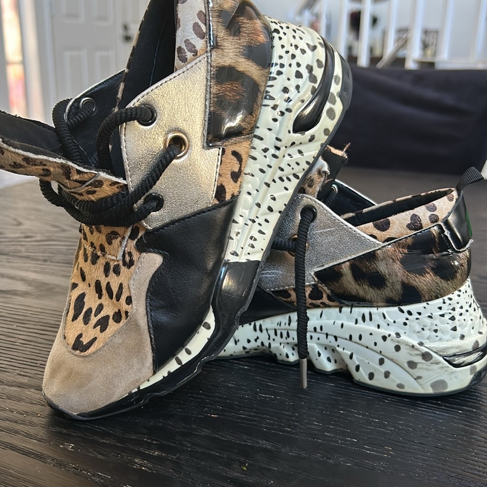 Steve Madden Women's Sneakers Leopard Print Size 7